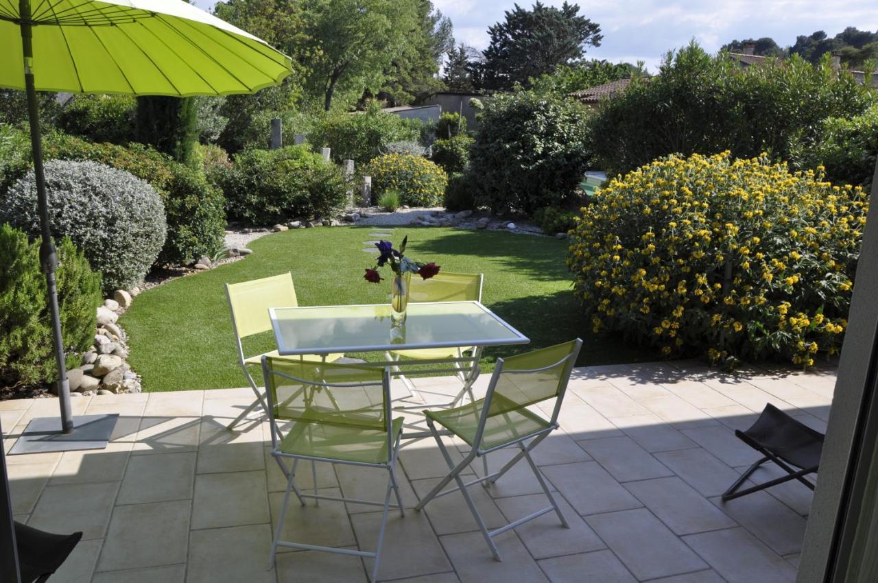 Apartamento Martichris Châteauneuf-de-Gadagne Exterior foto